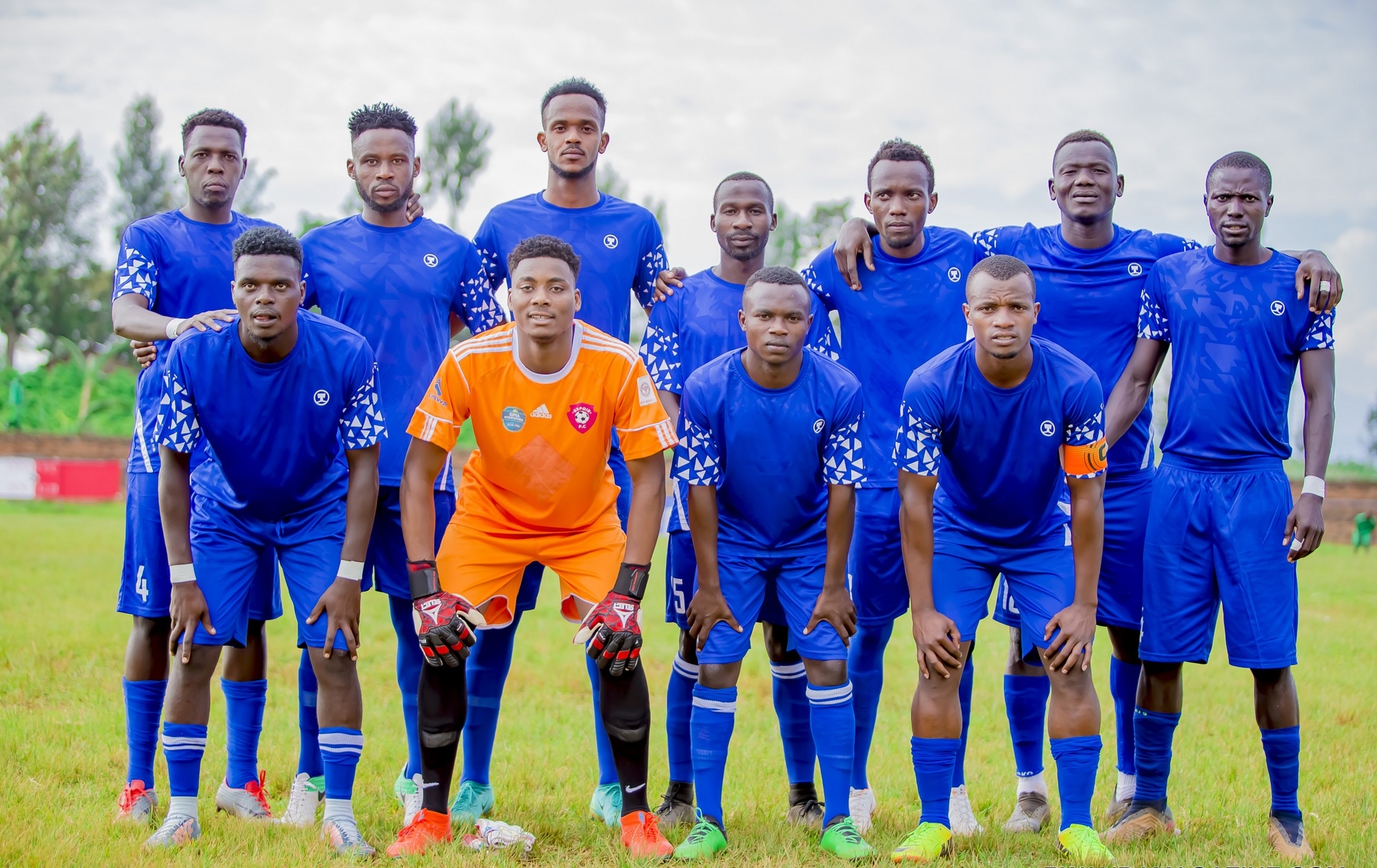 Topflight league side Espoir have bowed out of the Peace Cup from the preliminary round, after losing 2-3 to second division side La Jeunesse. 