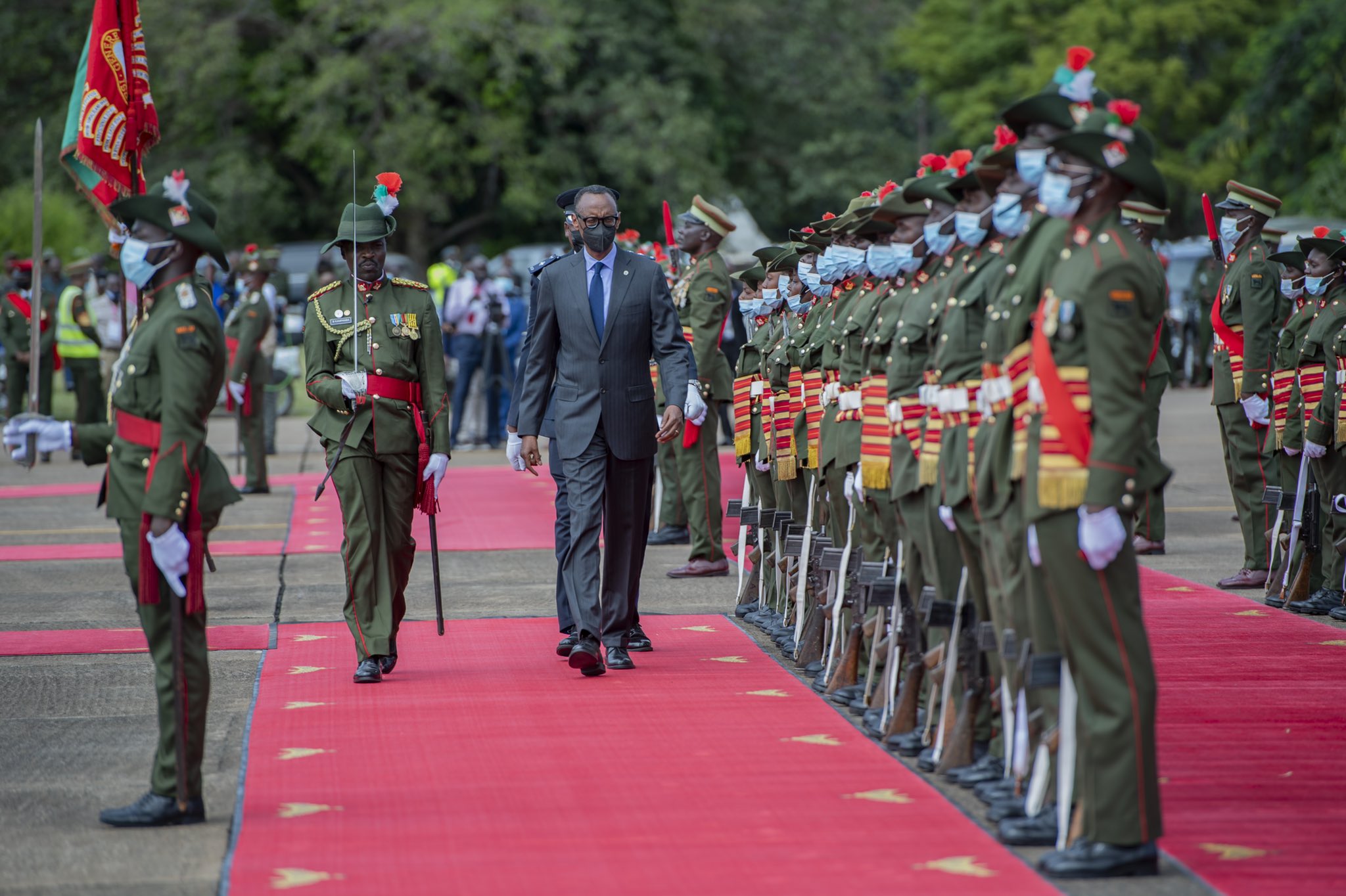 President Kagame has arrived in Zambiau2019s touristic capital, Livingstone, for a two-day State Visit where he is received by his Zambian counterpart, President Hakainde Hichilema. 