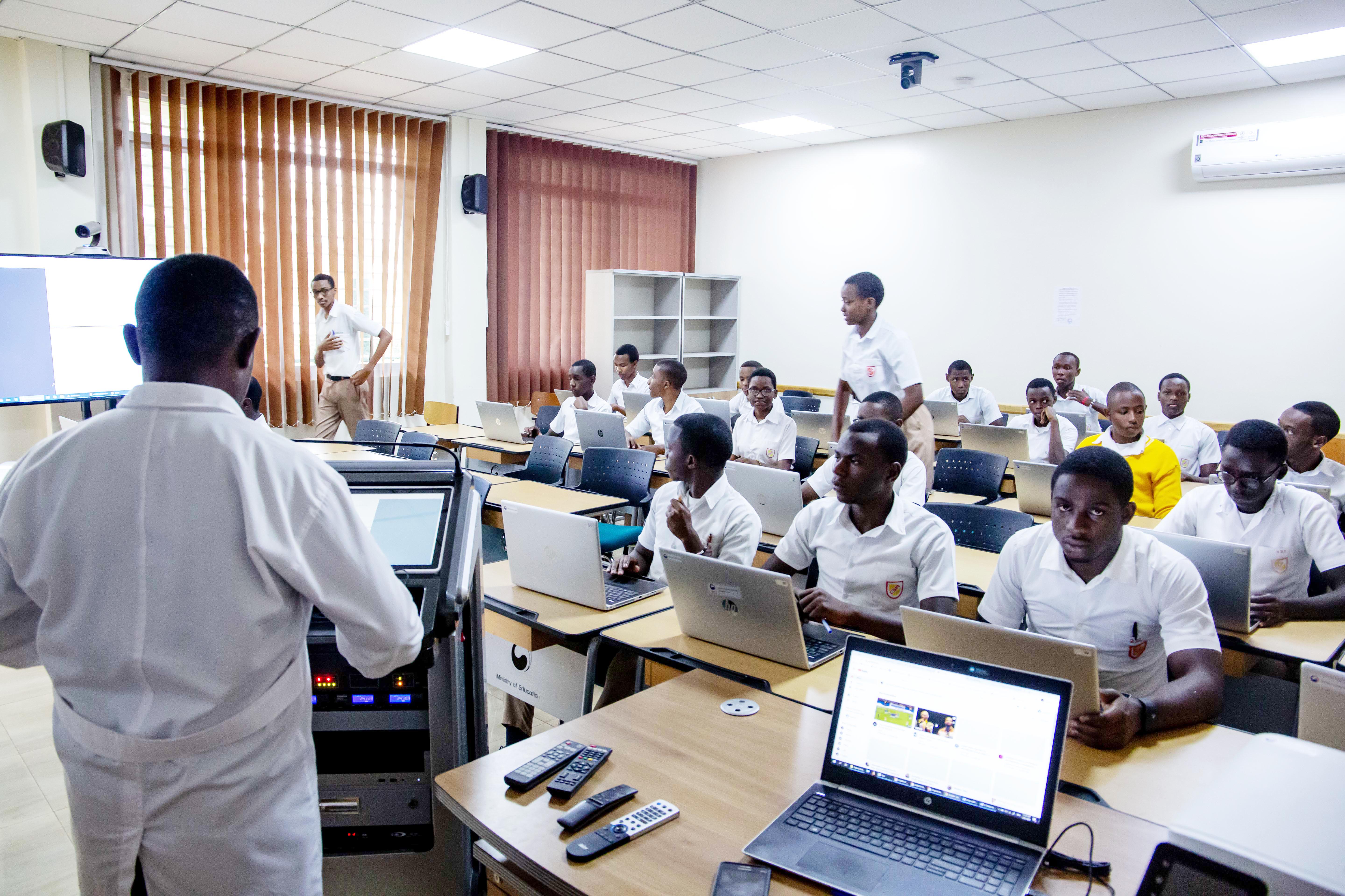 Students during an IT class at College St Andre in Kigali. Photo: Dan Nsengiyumva.