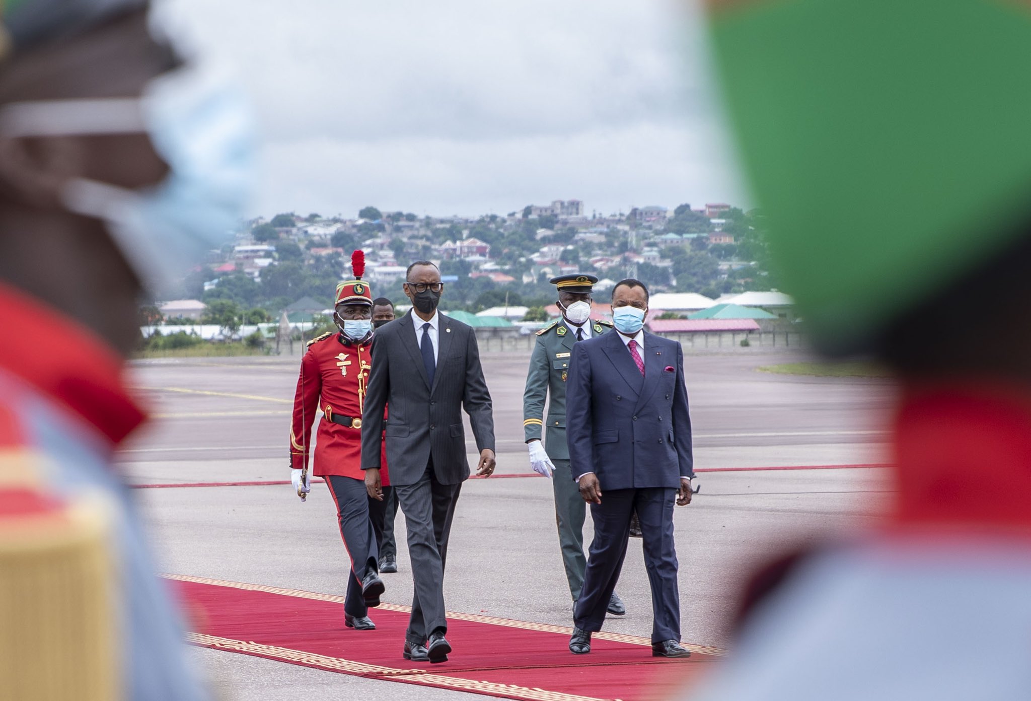 President Sassou Nguesso welcomes President Kagame to Brazzaville for a three day State Visit that will include a visit to Oyo. / Village Urugwiro