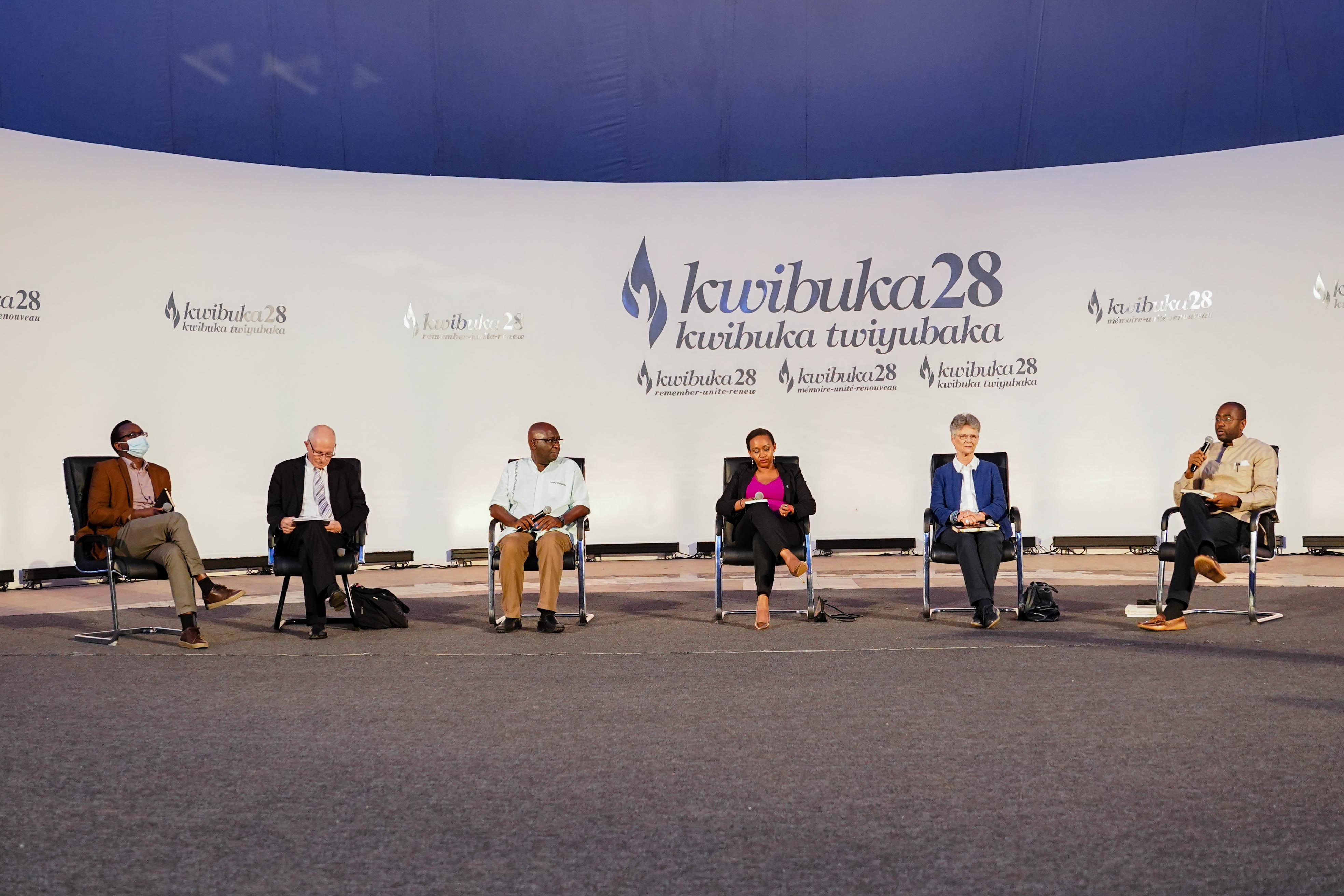 A panel discussion that brought together international journalists, authors, local initiatives in preserving and honouring the memory of the 1994 Genocide against Tutsi on April 12. Dan Nsengiyumva