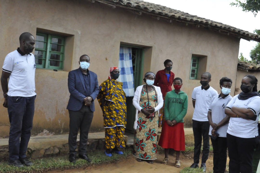 IPRC Tumba students and officials pose for a photo with Immaculee Kasine.