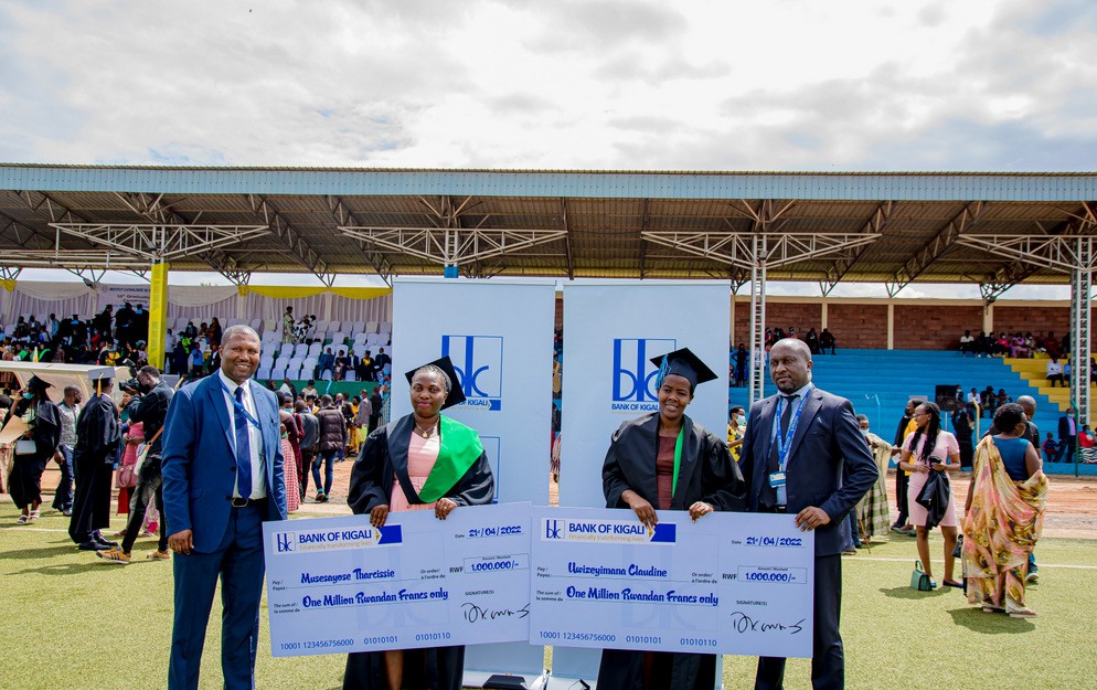 Bank of Kigali awarded the best performers at Catholic Institute of Kabgayi Graduation, to support them in their next endeavors. 