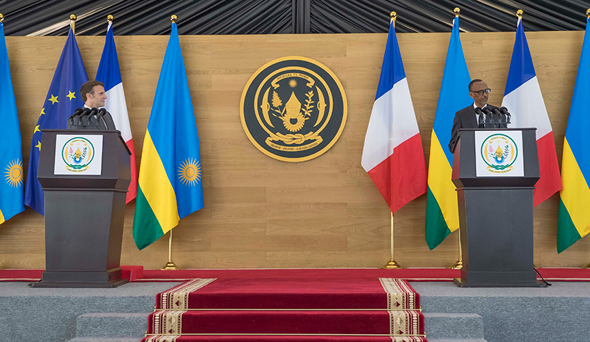 Presidents Kagame and Macron address the  media at Village Urugwiro in Kigali during the French president's visit to Rwanda in  May 2021. / Photo by Village Urugwiro.