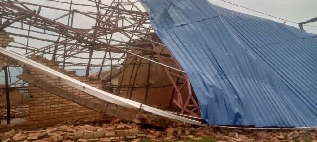 Heavy rain and strong winds destroyed a church of ADEPR Kibingo. Two people were killed and 15 were wounded in Huye District on February 12, 2022.