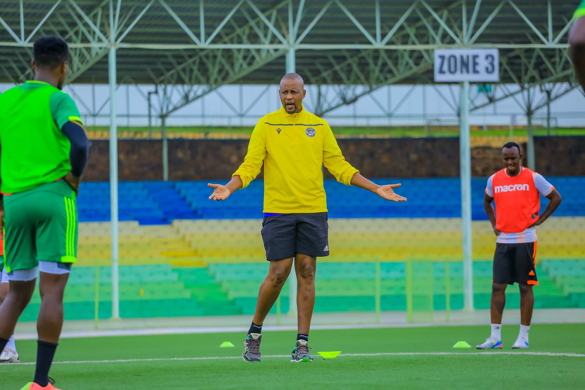 AS Kigali coach Andre Cassa Mbungo (middle) during a recent training session at Kigali Stadium. Photo: File.