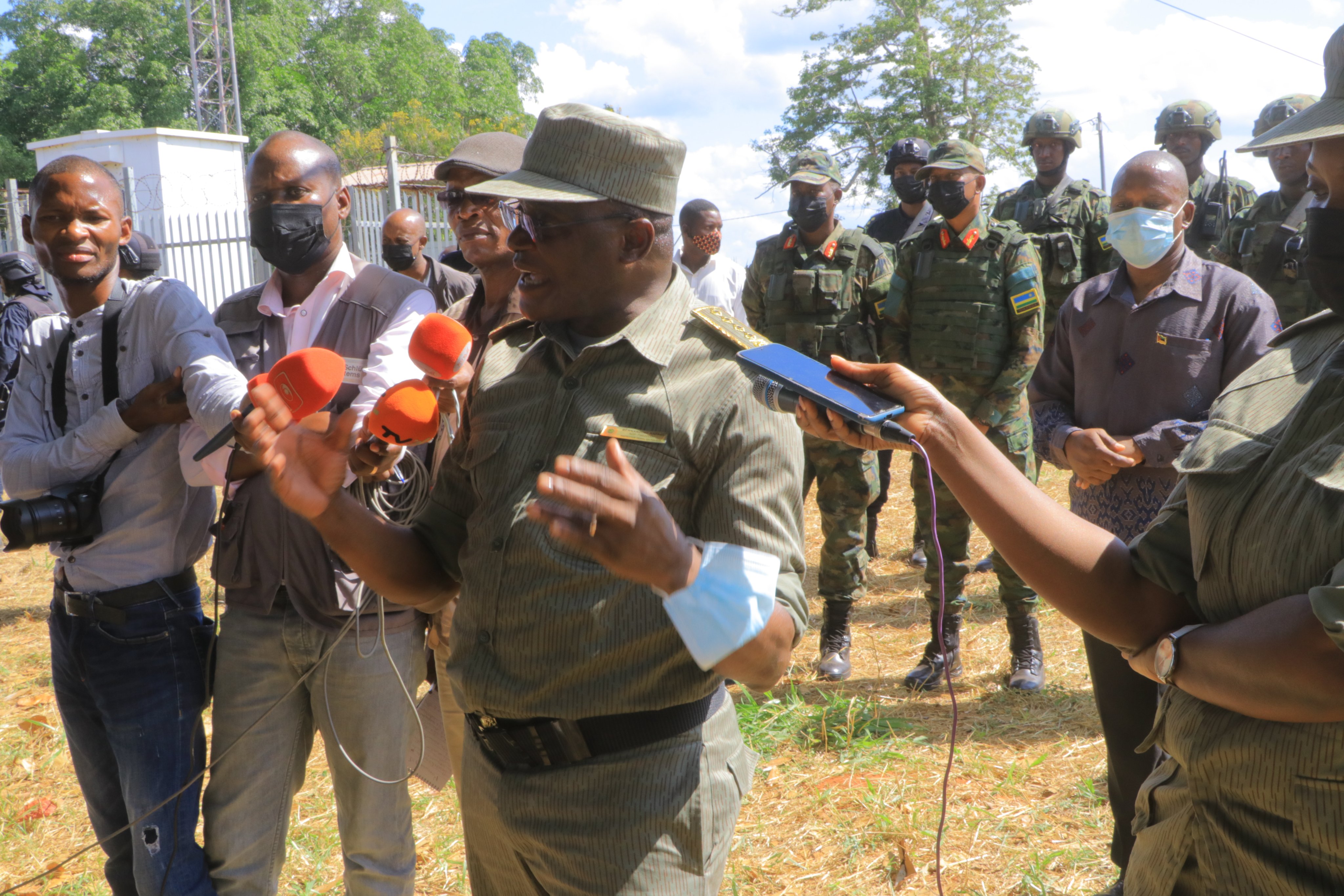 The Inspector General  of the Mozambican Police, Bernardino Rafael speaks to the Rwanda Security Forces (RSF) during his visit in Macomia district, Cabo Delgado on Friday, May 13.