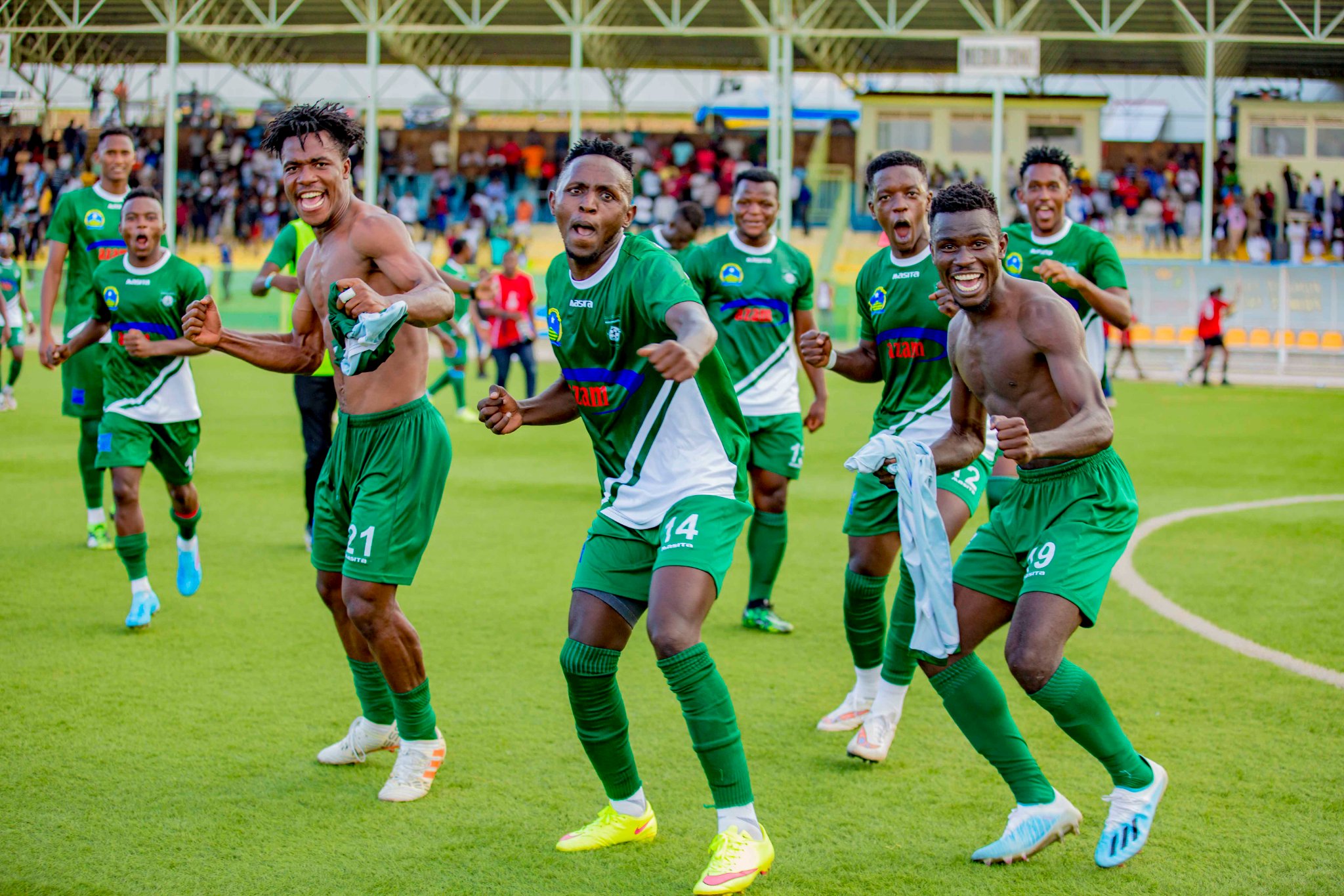 SC Kiyovu players celebrate a 2-1 crucial victory against APR FC at Kigali Stadium on May 14. Courtesy