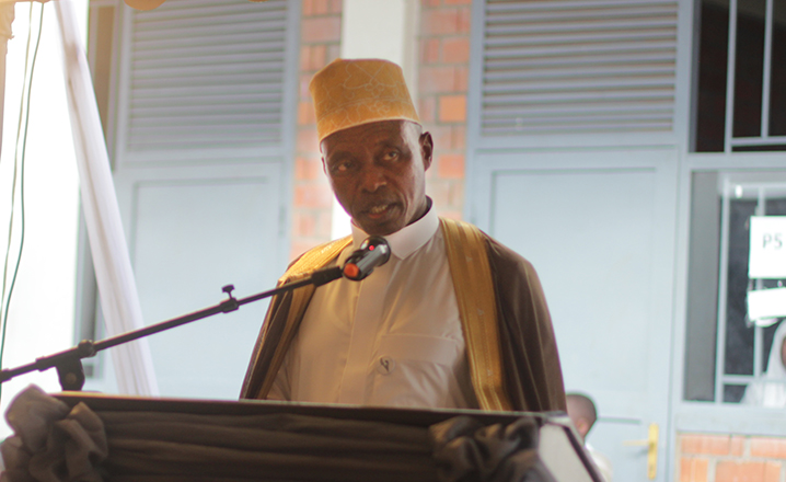 Sheikh Salim Hitimana, the Mufti of Rwanda  speaks at the Commemoration event at Ecole Primaire Intwari.