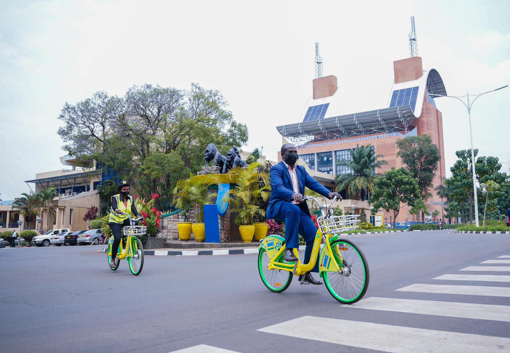 Bicycle lovers enjoy a ride in Kigali City. Photo by Dan Nsengiyumva
