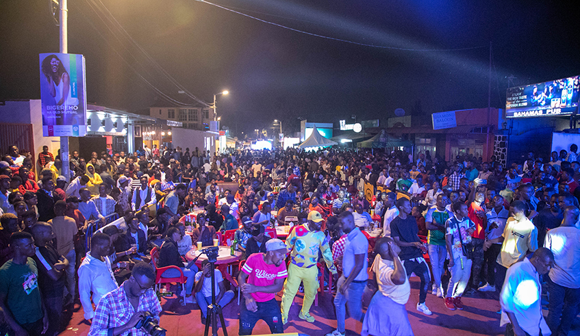 Gisimenti car free zone was full to the brim as revelers came to enjoy beer, good food and music till late. Photos by Willy Mucyo