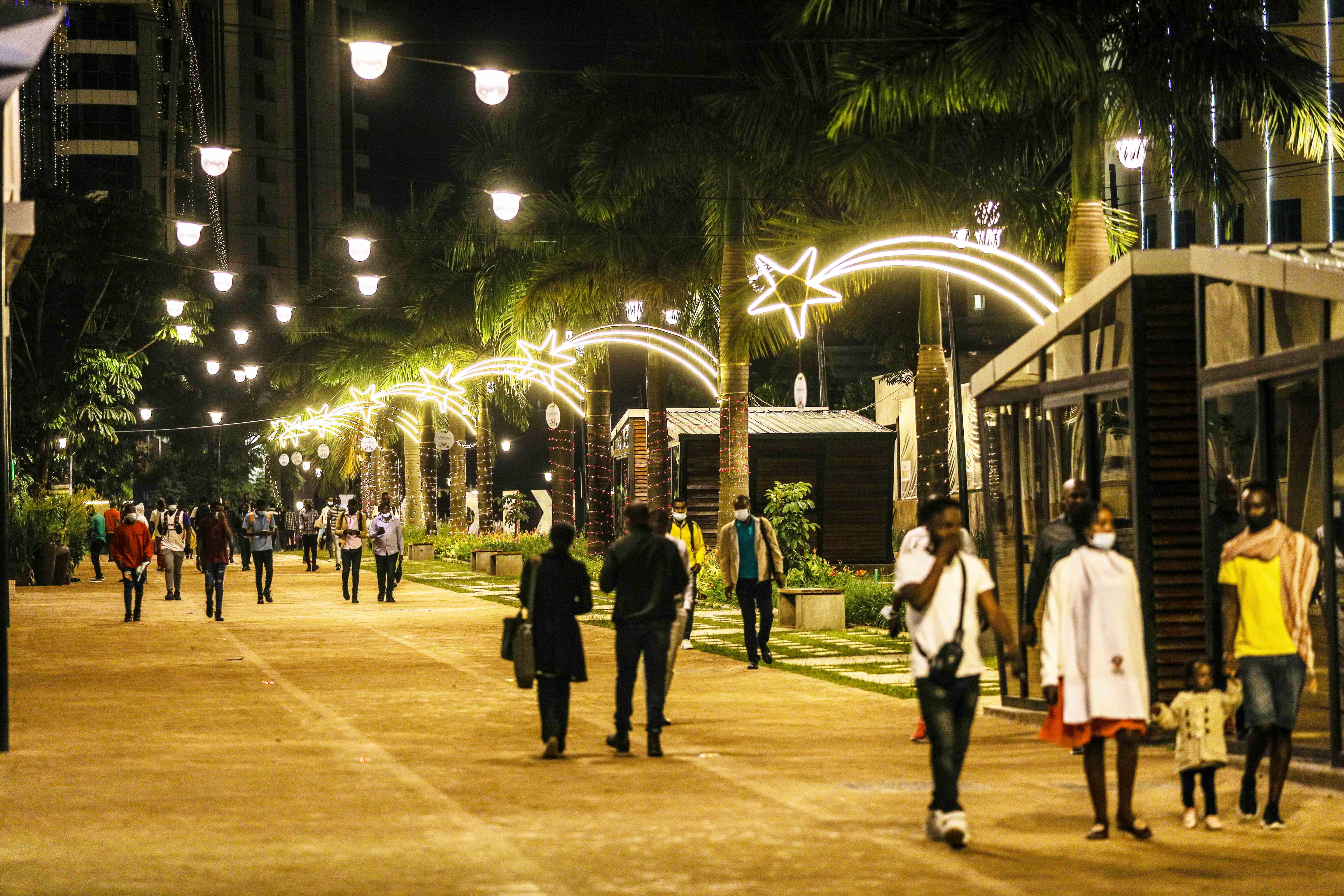 Pedestrians at Imbuga City Walk. The City of Kigali has announced that it will invest Rwf600 million under the 2022/23 fiscal year in extending Imbuga City Walk. File