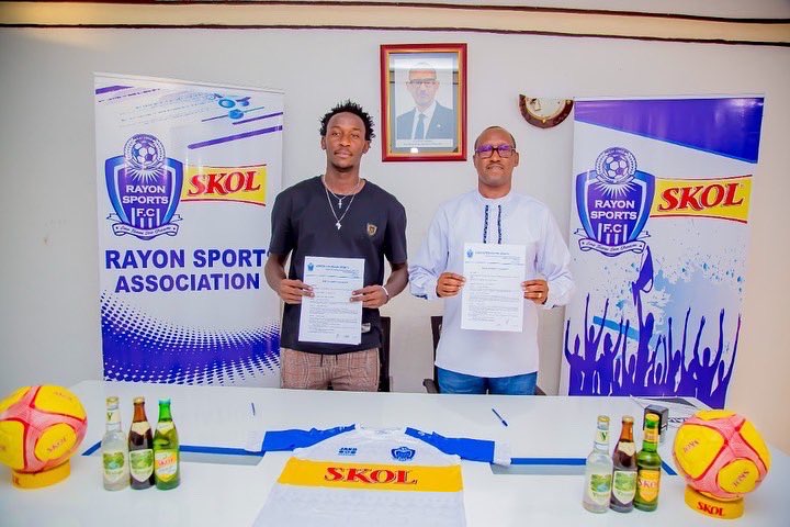 Arsene Tuyisenge (L) was unveiled as the latest Rayon Sports signing on Wednesday, July 6. Courtesy