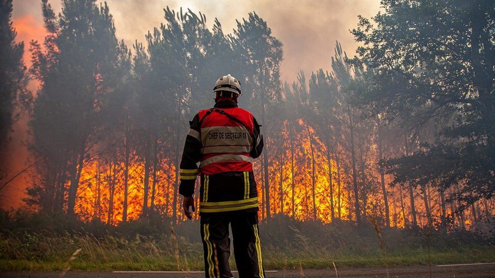 The fire in Landiras, south-west France, is still spreading. 