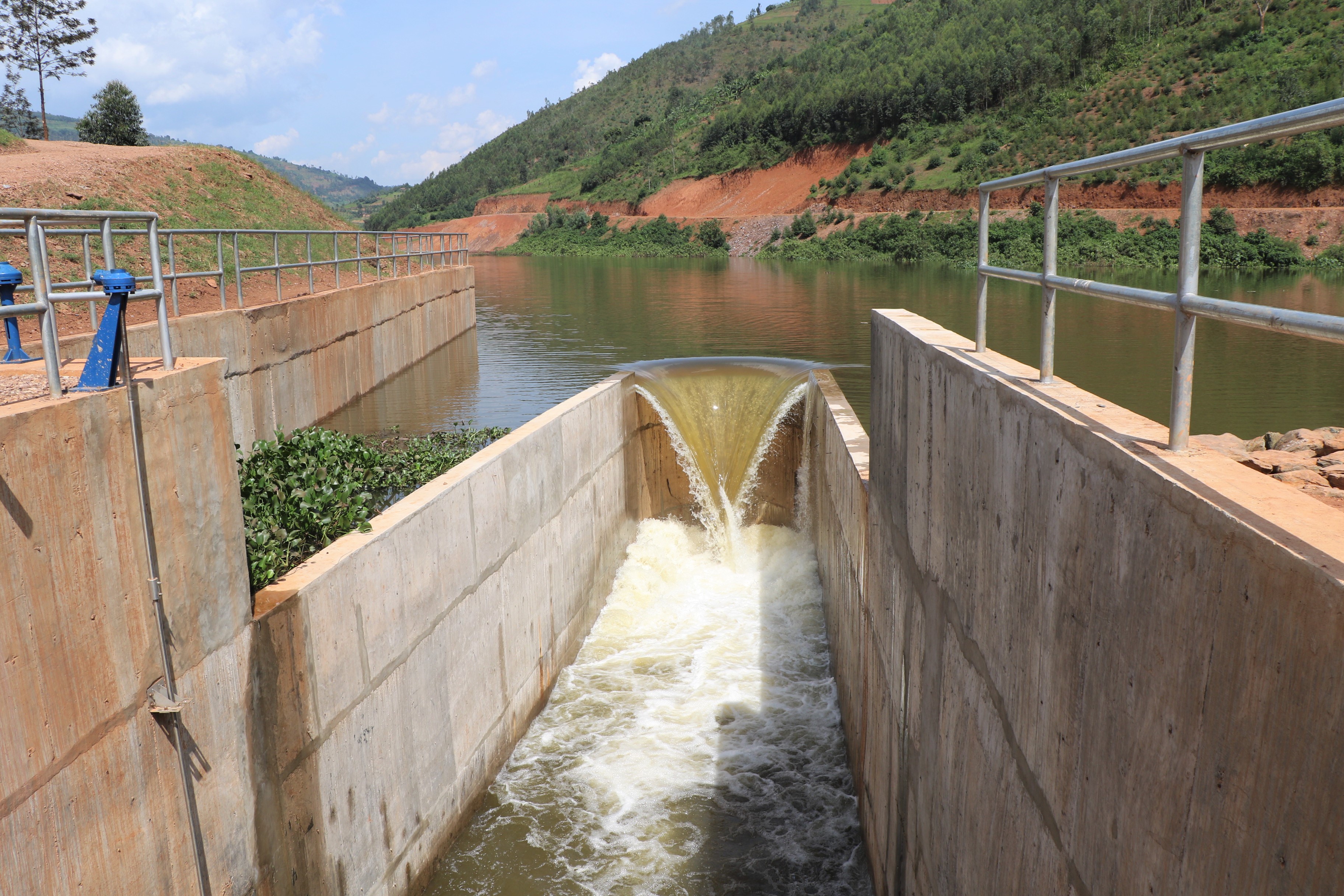 The newly constructed dykes worth Rwf3 billion at Lake Muhazi. The dykes are  for conserving and protecting its downstream area from devastating floods. Photo: Courtesy.