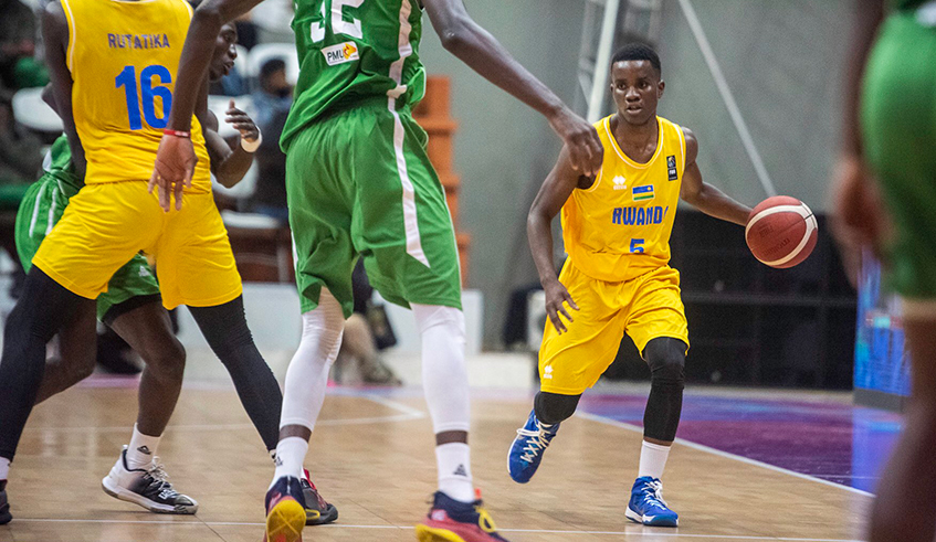 The Under-18 national basketball team started its Group B campaign at the 2022 FIBA U-18 African Championship on a low note after losing to Mali 49-67 .