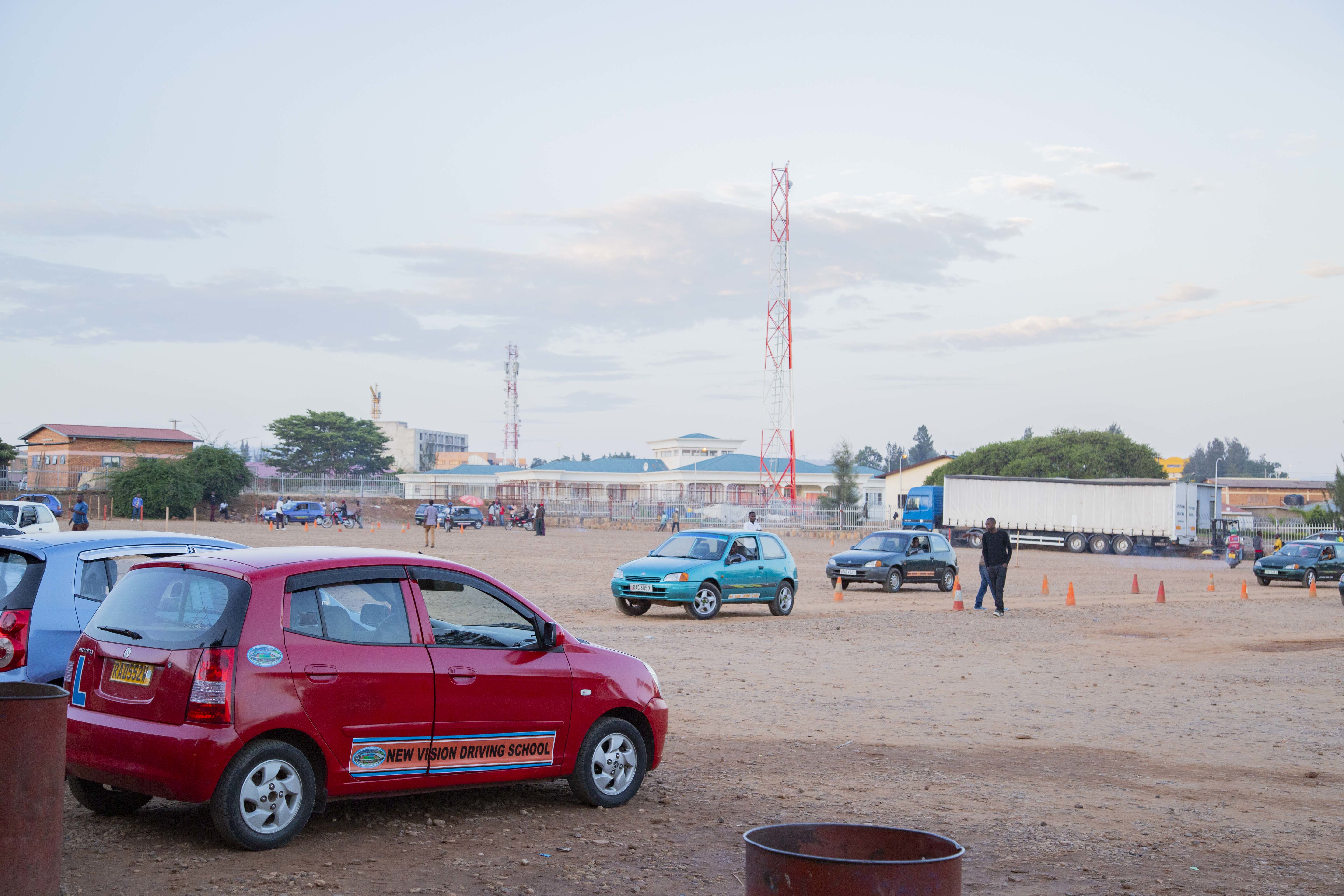 The use of cars with automatic transmissions during driving tests to acquire a driveru2019s license has been provided for in the draft law governing road traffic. Craish Bahizi